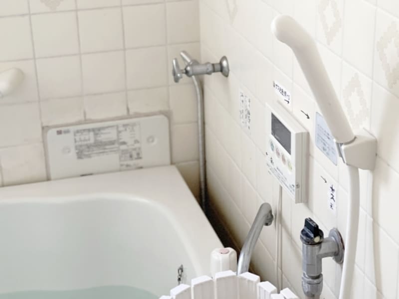 ガス給湯器の買い替え費用は？安く抑えるコツや業者の選び方を解説