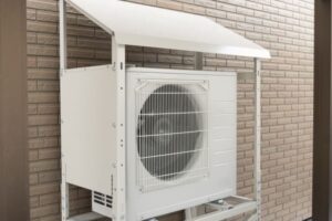 エコキュートの雪対策を解説！積雪時の対応や故障を防ぐポイント